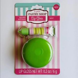 La Petite Pastry shop squishy Macaroon & mint lip balm